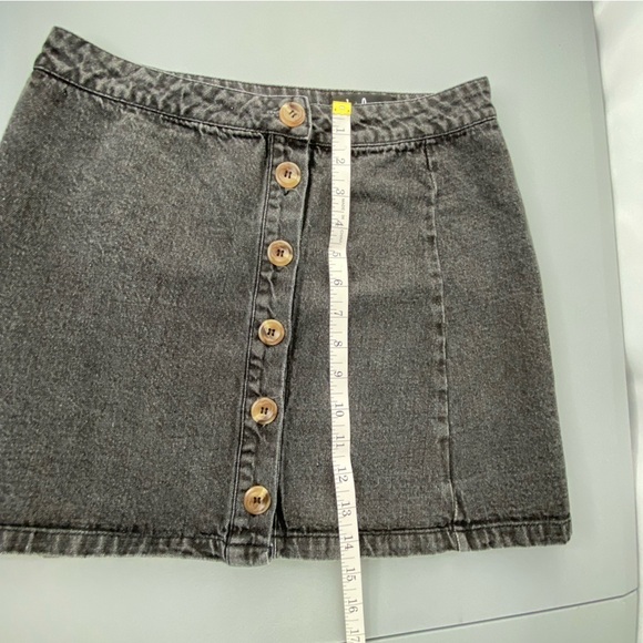Lulus black faded denim button front flare mini skirt, M - Picture 8 of 9